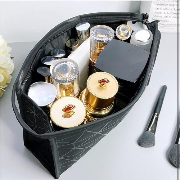 SOLD‼️Makeup Bag/ Cosmetic Organizer Bag/ Large Capacity Toiletry Bag | NEW!!! - Picture 5 of 7